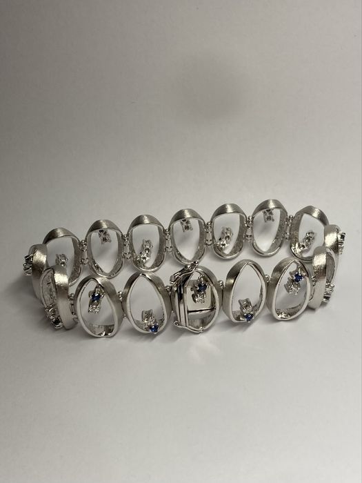 Bratara aur alb cu diamante si safire