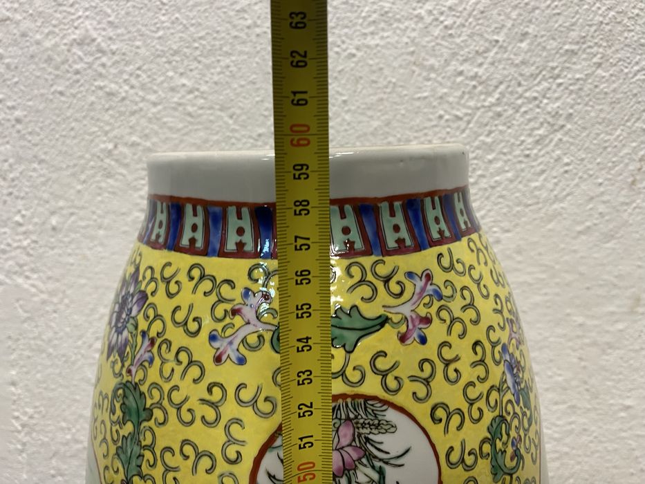 Голяма китайска ваза от порцелан