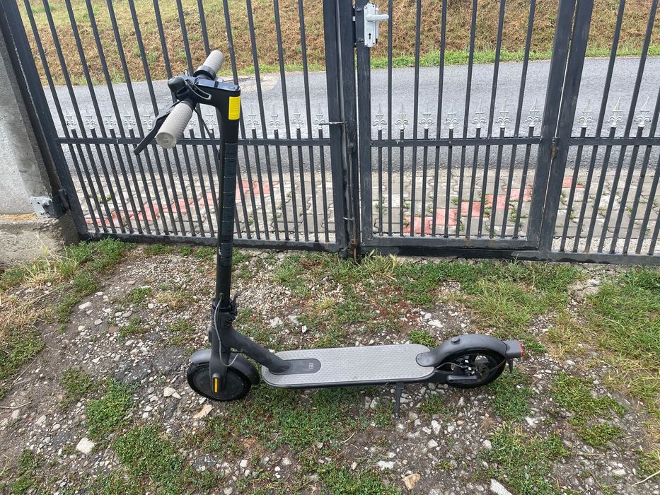 Vând trotinetă electrică