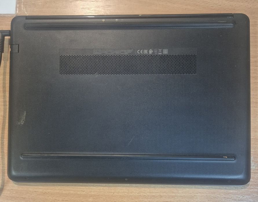 Laptop HP 14-bp083no / 4GB RAM ddr3 , 128 SSD ,  14inch