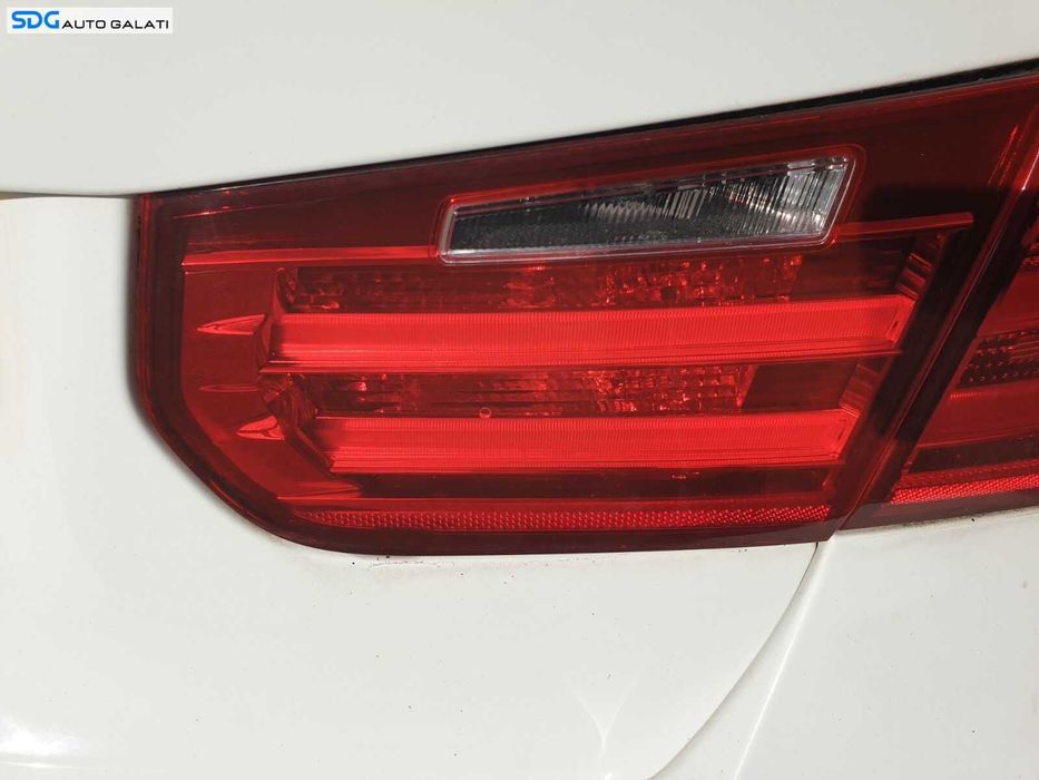 Stop Lampa Tripla Dreapta de pe Capota Portbagaj cu Defect BMW Seria 3 F30 2010 - 2018 [C2288]