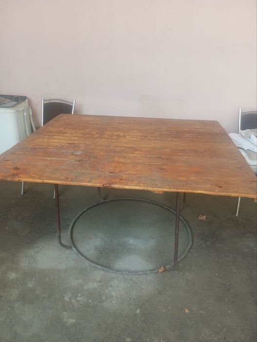 Стол стул сотилади холати яхши