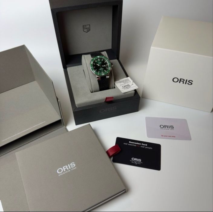 Oris - Aquis Date - Automatic - Full Set