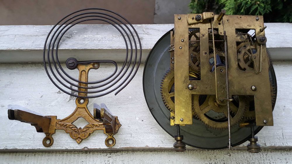 Mecanism Ceas pendula vechi de perete - antic