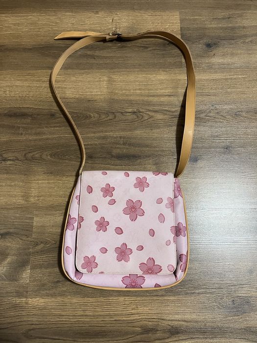 Чанта Louis Vuitton на цветя