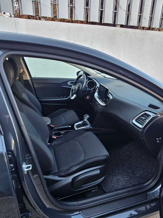 Автомобил Киа Сийд в гаранция, напълно обслужен