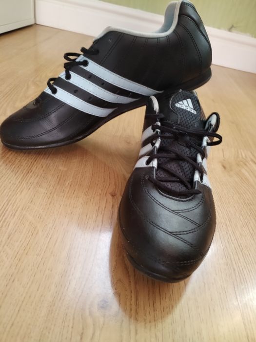 Продавам дамски маратонки