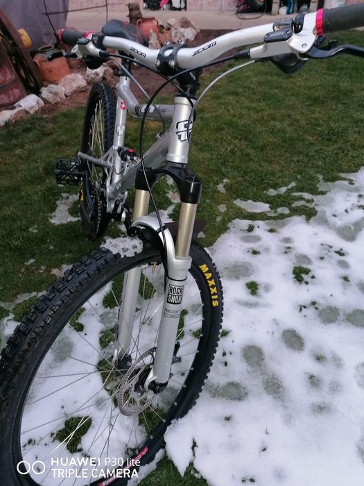 Велосипед GTс пълно окачване