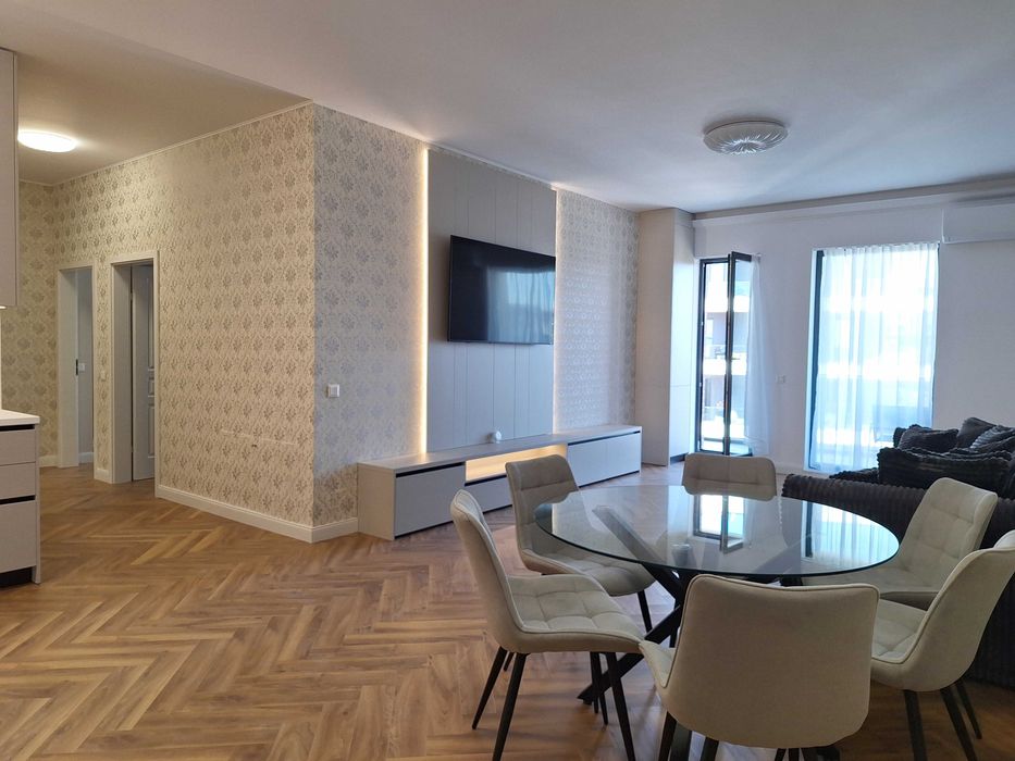Apartament 3 camere lux, str Frunzisului