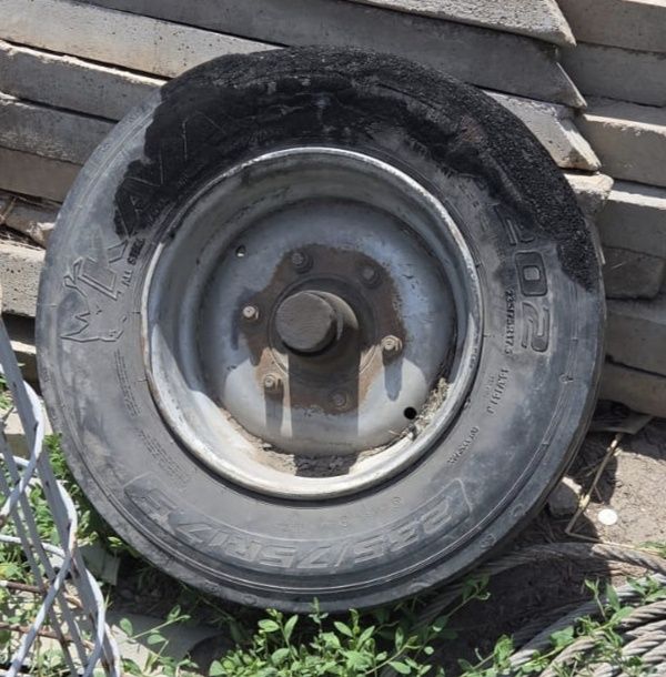 Продам два колеса.