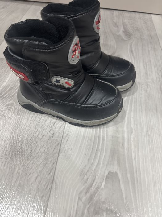 Отдам даром обувь