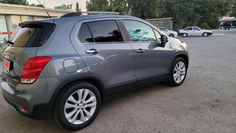 Treker 1 2020-yil 96800 km alo darajada