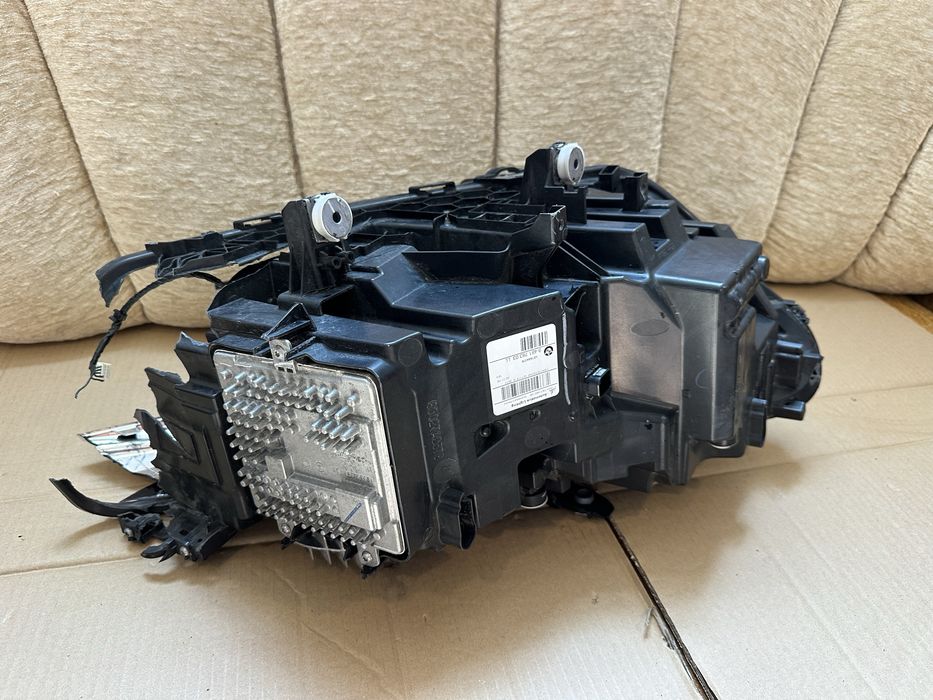 Far stanga BMW X5 G05, X6 G06 : Avariat / Spart