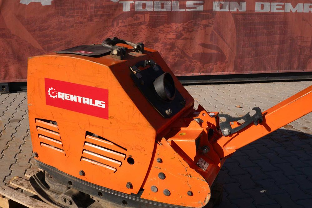 Inchiriem placi compactoare BOMAG 400-600 Kg