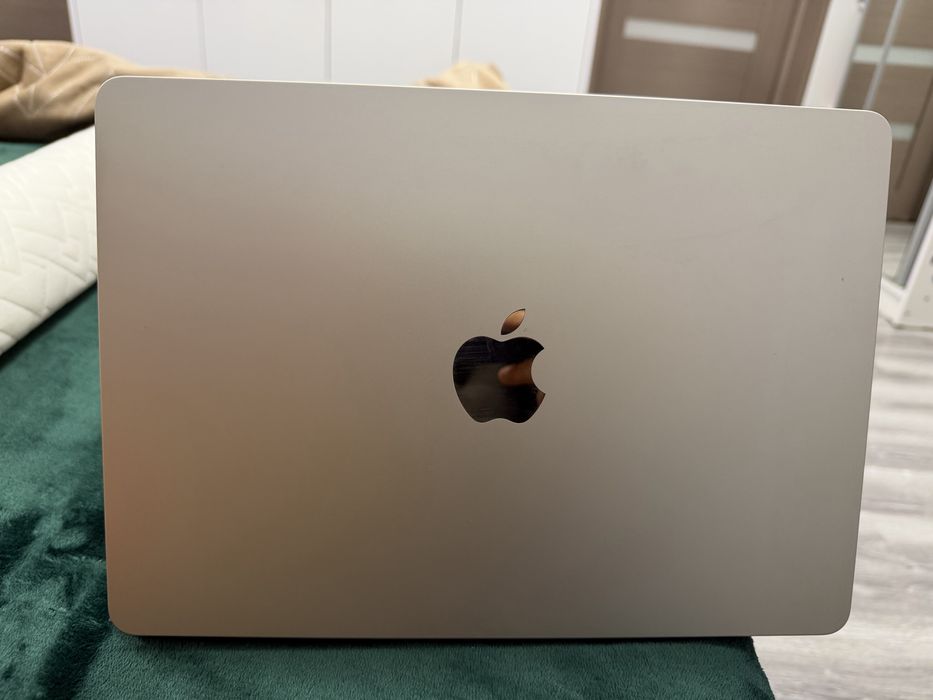 Leptop appl MacBook Air 13.6-inch