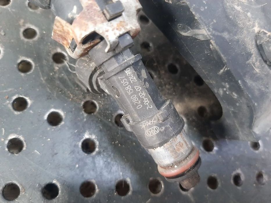 rampa cu injectoare 1.6 b nfu peugeot 206 207 citroen c3 c4  0280158057