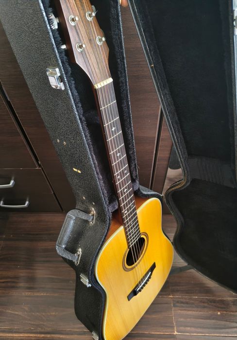 Chitară acustică all solid an fabricație 1995