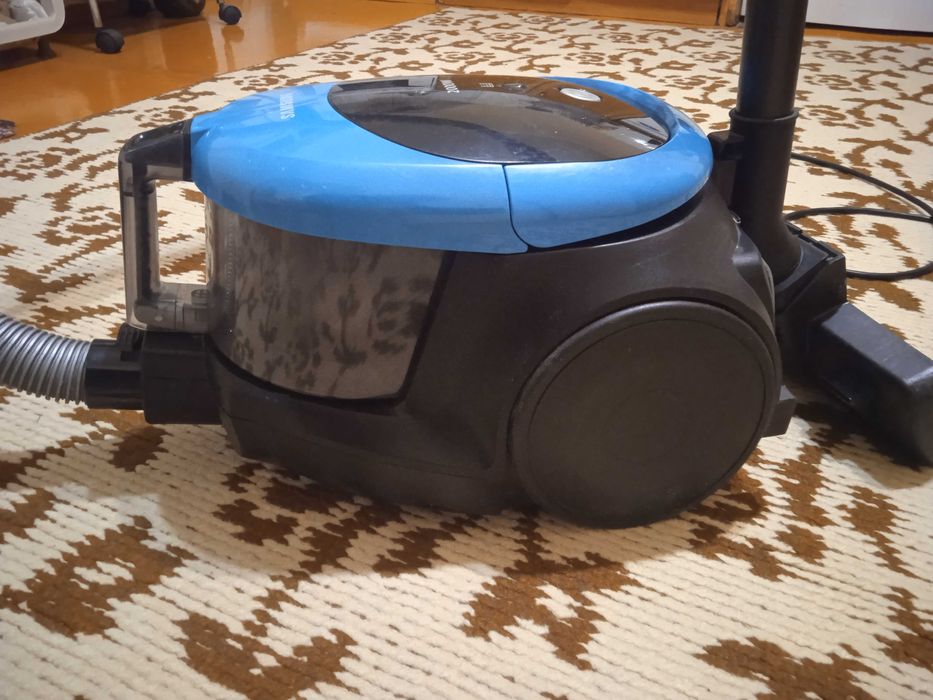 Отлично всасывающий Пылесос Самсунг б\у