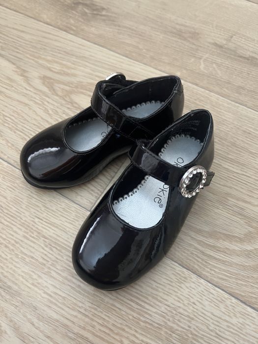 Новые туфли лакированные