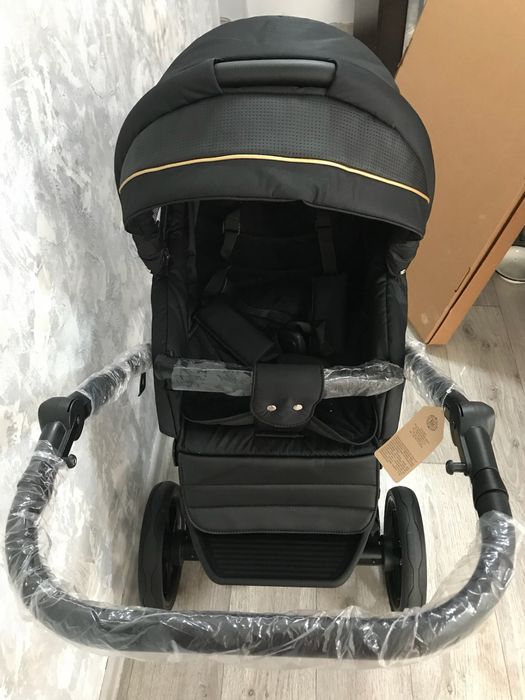 Продам коляску Adamex