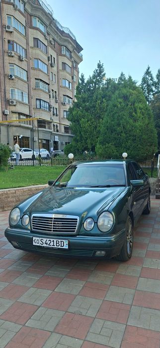 Mercedes-Benz W210