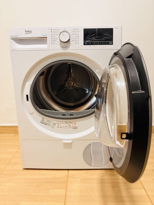 Mașină de uscat rufe Beko B3T67230, 7 kg, pompă de căldură, SteamCure + KIT SUPRAPUNERE BONUS. NOUA! Nefolosită!