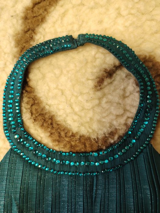 Официална рокля маслено зелена