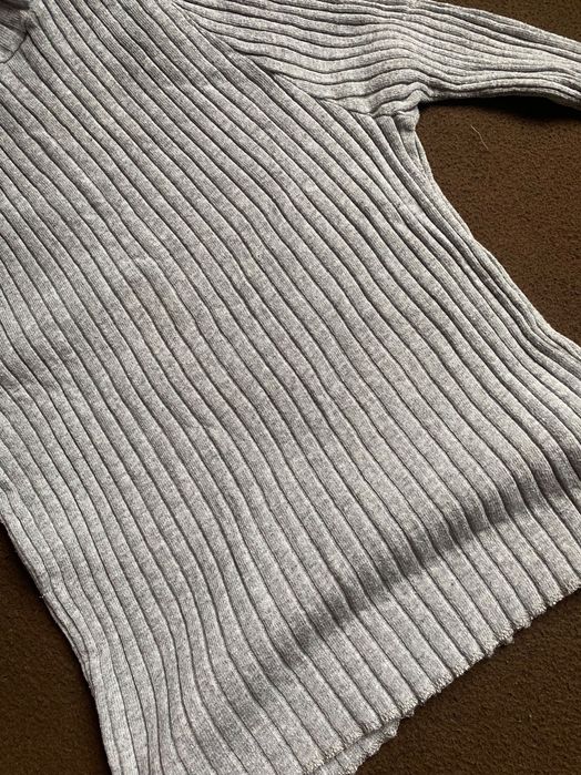 Сива прилепнала блуза