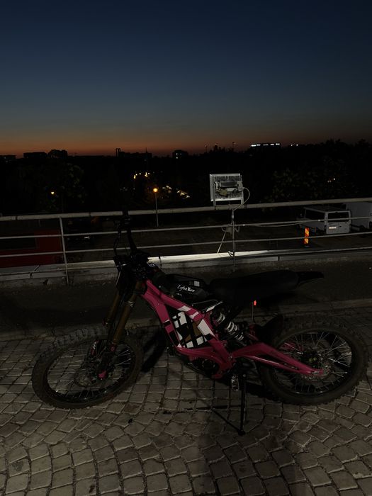 Surron lbx  2026 pink editie limitata