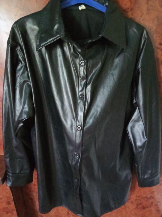 2qo'l 2 4 Marta kiyilgan holati yaxshi Xitoy maxsuloti