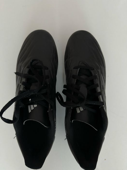Продавам бутонки  adidas copa