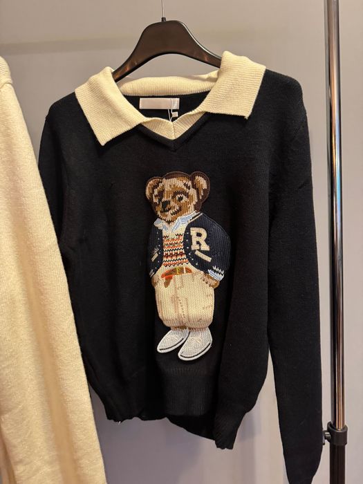 Страхотен мек пуловер с мече