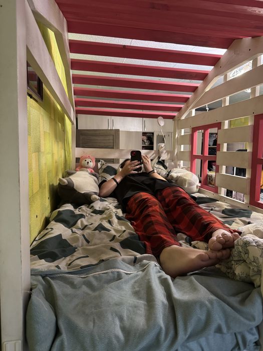 Кравать чердак, дом