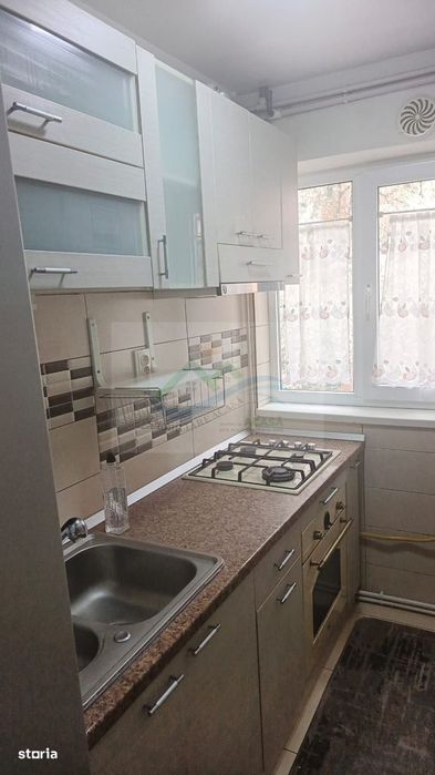 Apartament 3 camere de vânzare .