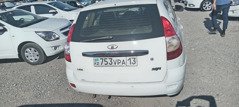 Автомобиль приора универсал 2011 г.в