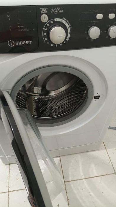 Продам стиралку indesit