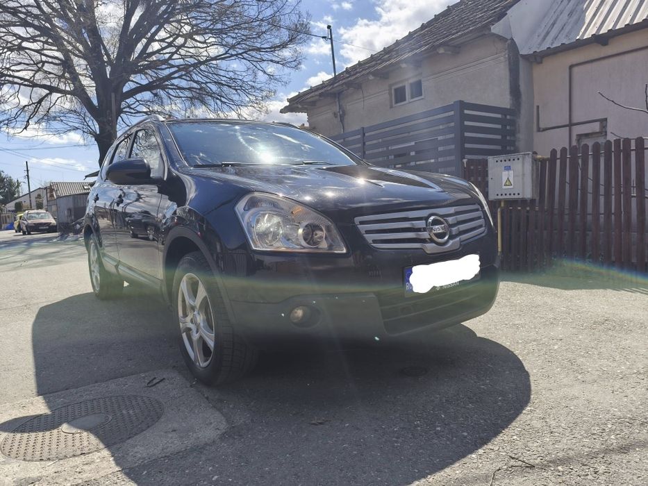 Vând Nissan Qashqai+2