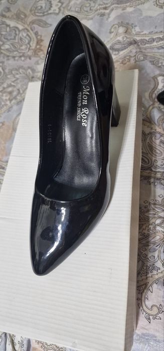 Туфли сотилади лакрёний