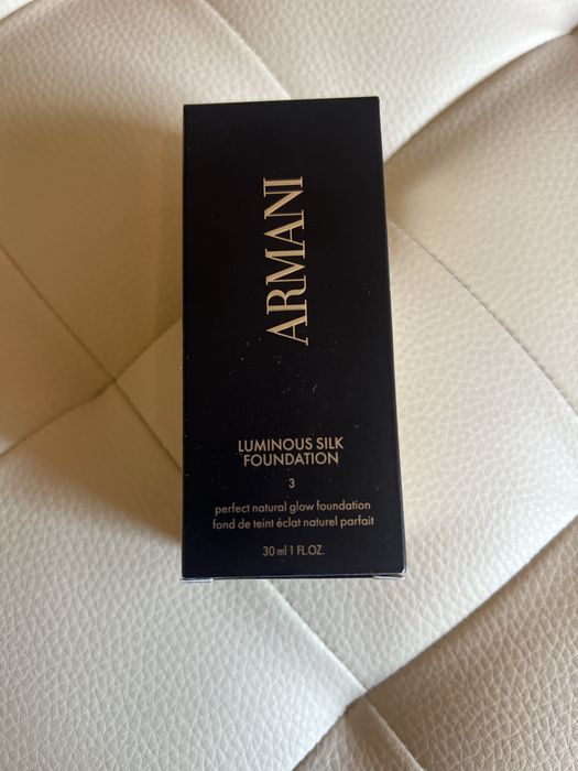 Armani Beauty Luminous Silk фон дьо тен №3 –  нов