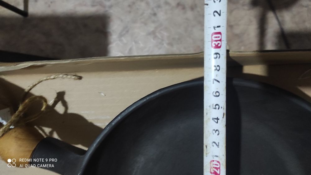 Чугунная сковорода.