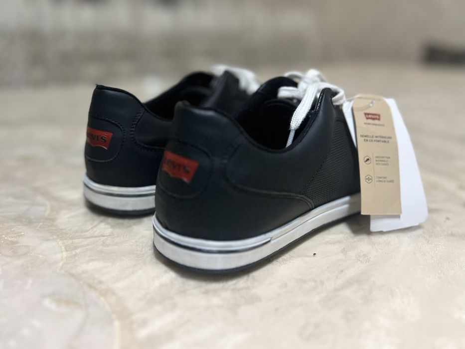 Levi’s мужские кроссовки — новые, оригинал