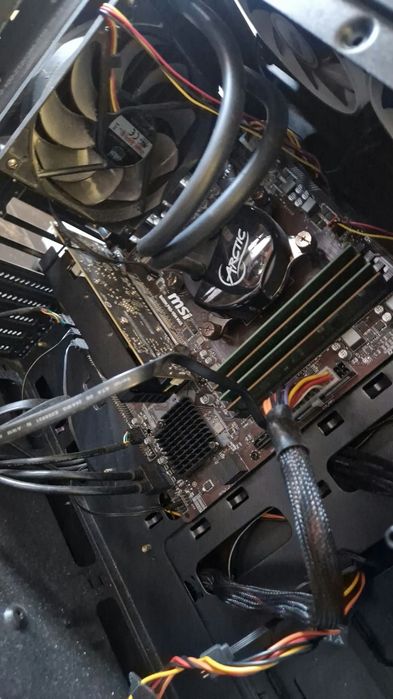 PC Gaming racire pe lichid