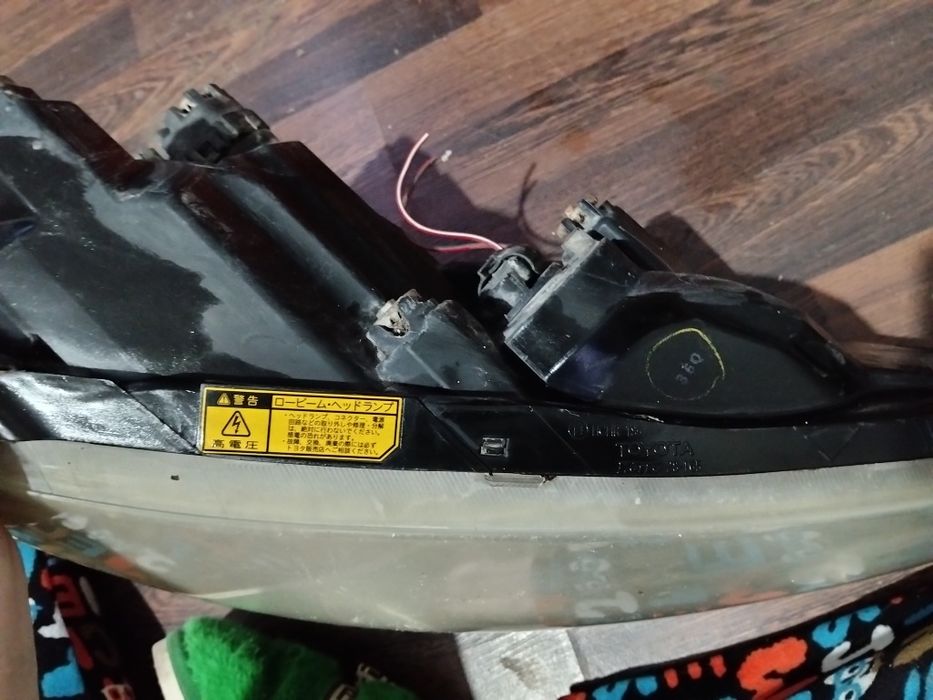 Продам фару Toyota