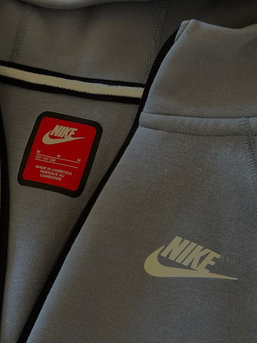 Детски суитчъри- Nike Tech Fleece