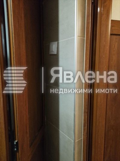 Дава се под наем Едностаен апартамент в Бургас, Център - 33 кв.м за 255 € - Снимка #9