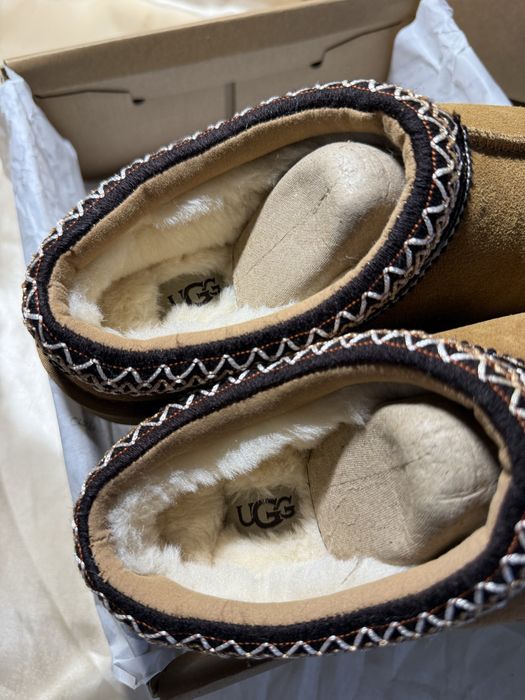 UGG tazz noi in cutie