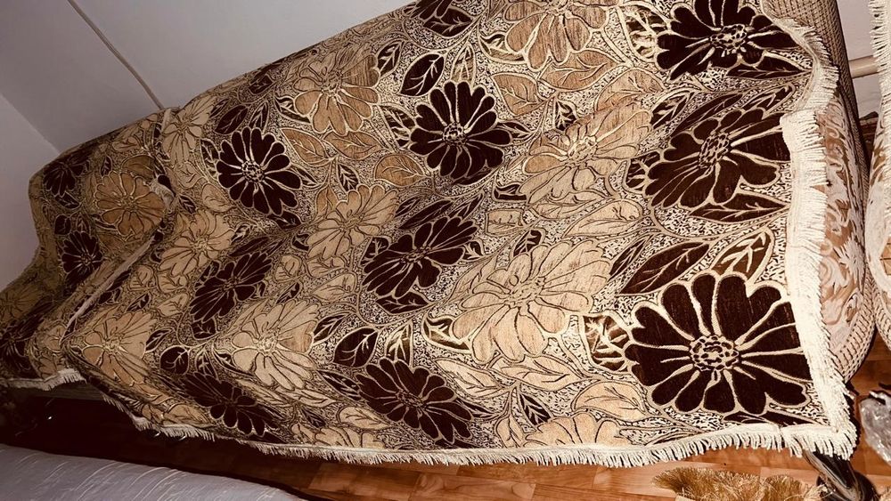 Продам диван +2 кресла