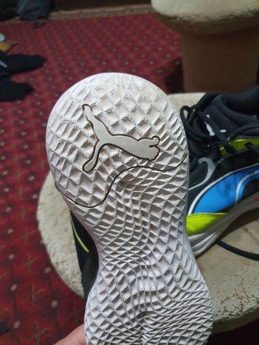 Пара оригинальных обуви продаётся