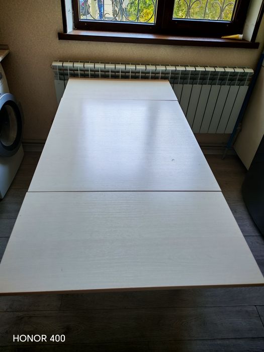 Продам срочно стол