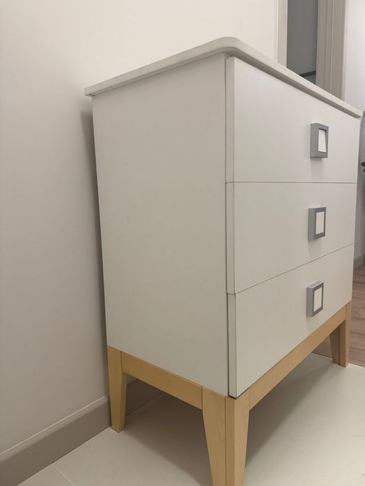 Детский шкаф с полочками